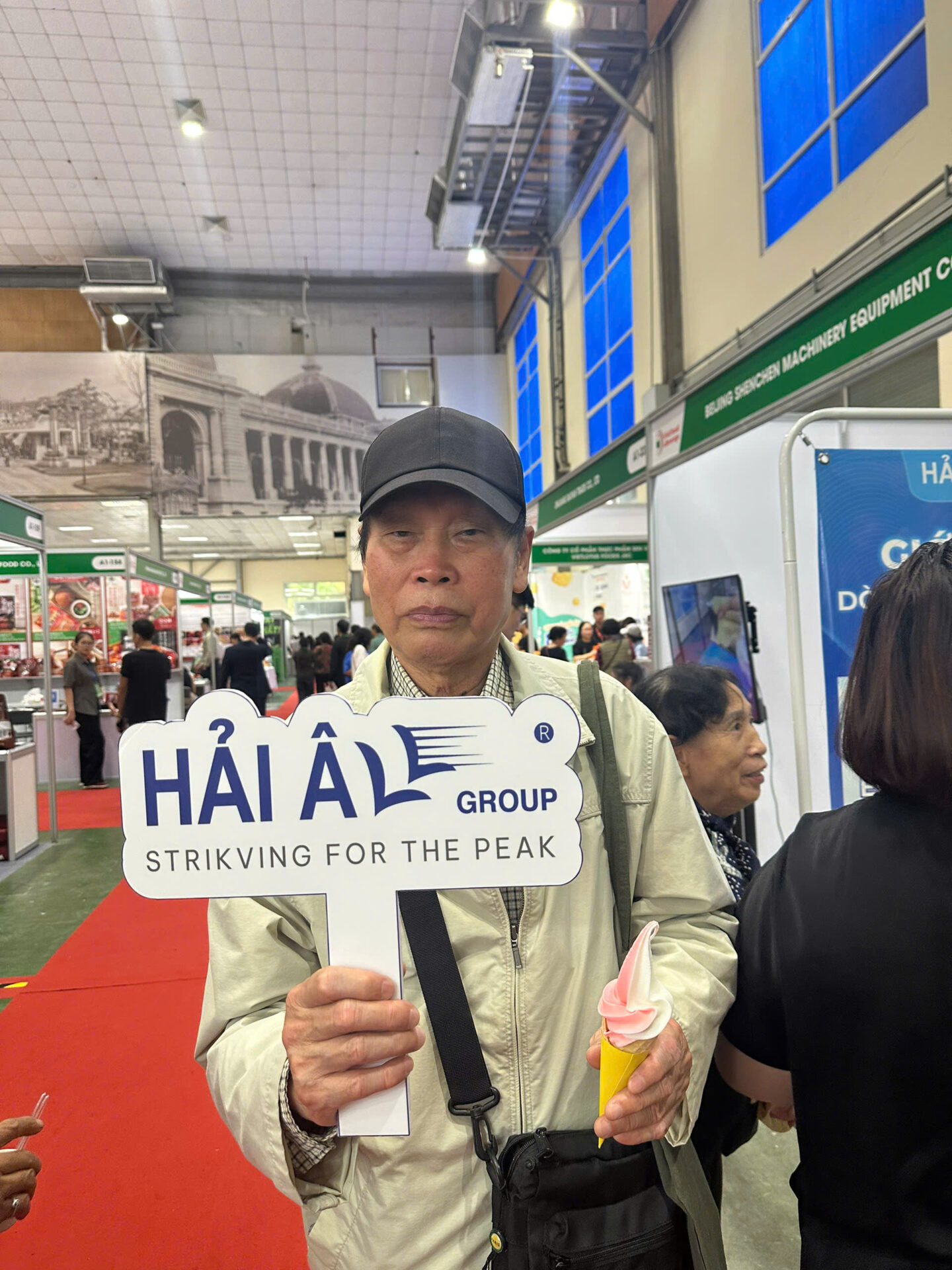Khach Hang Check In Vietfood Propack Hanoi 2025